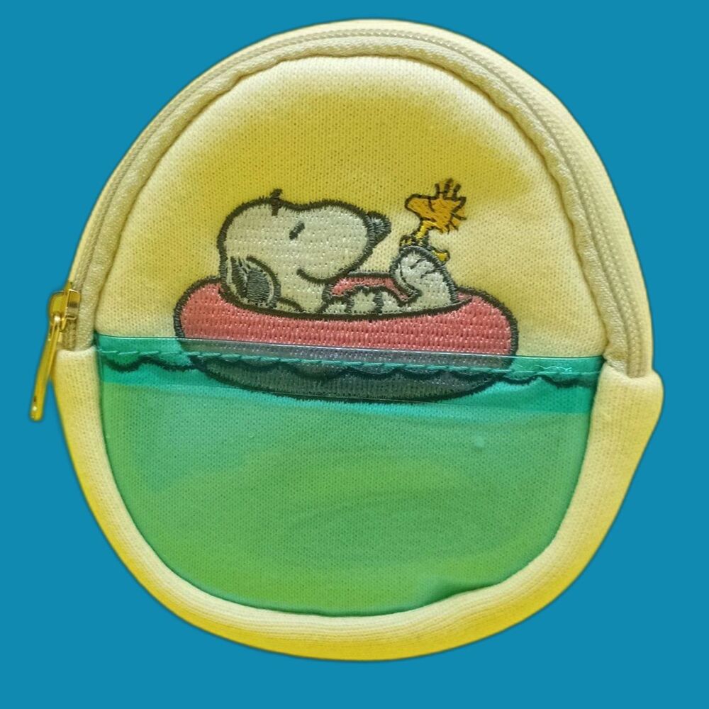 Snoopy pouch keychain